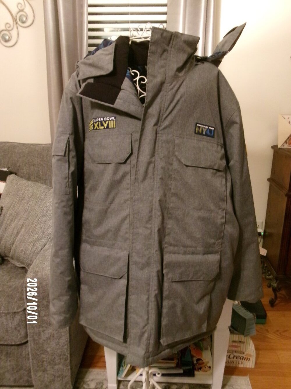 NFL Super Bowl XLVIII National Football League Gray Logo Football Jacket Size L